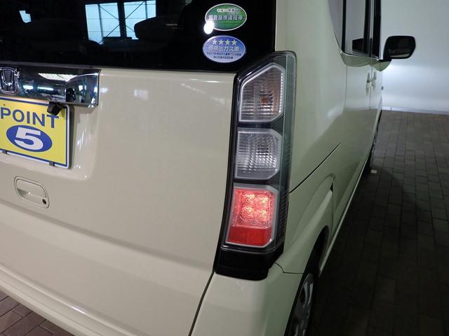 N-BOX G・Lパッケージ アイドリングストップシステム 社外SDナビ フルセグTV DVD USB Bカメラ ETC インテリキー オートA/C Lパワスラ ヒルスタートA ECONモード WSRSエアバック EBD付ABS VSA リアアームレスト 禁煙(24枚目)