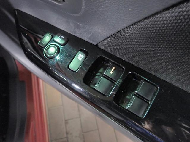 ワゴンＲ ２０周年記念　特別仕様車　レーダーブレーキサポート　社外ＳＤナビ　フルセグＴＶ　ＤＶＤ／ＣＤ　ＵＳＢ　ＢＴ　Ｂカメラ　インテリキー　ＨＩＤオート　衝突軽減ブレーキ　Ａストップ　シートヒーター　ファブリックシート　専用ブラックメッキヘッド＆１５ＡＷ　禁煙（12枚目）