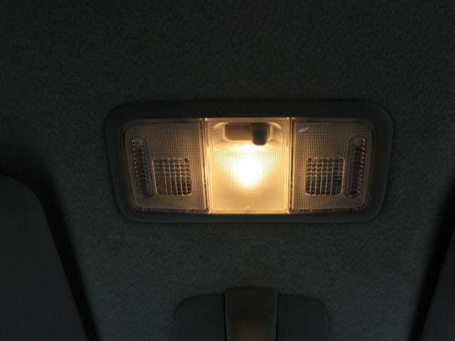 【納車時にはピカピカの状態でのお渡しですが、さらにピカピカを長持ちさせられるガラスコーティングをご用意！お手頃な価格で下地処理からボディコーティング施工、フロントガラス撥水加工がセットです♪】