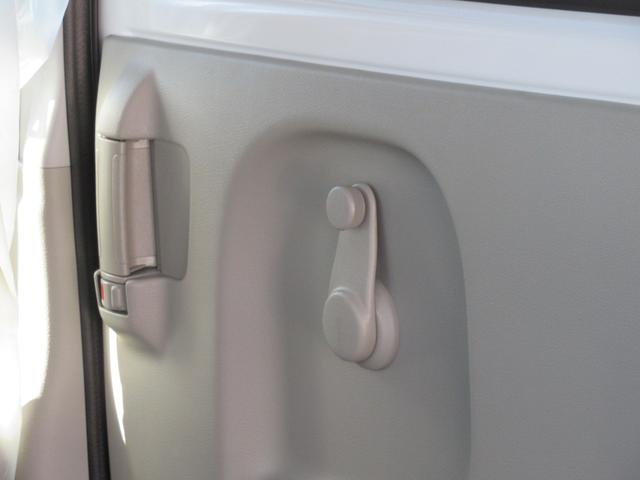 エブリイ ＰＡリミテッド　ワンオーナー　メーカー保証　展示車　試乗車　キーレスエントリーキースズキセーフティサポート　衝突被害軽減ブレーキ　衝突安全ボディ　両側スライドドア　オートライト　クリアランスソナー　フルフラット（40枚目）