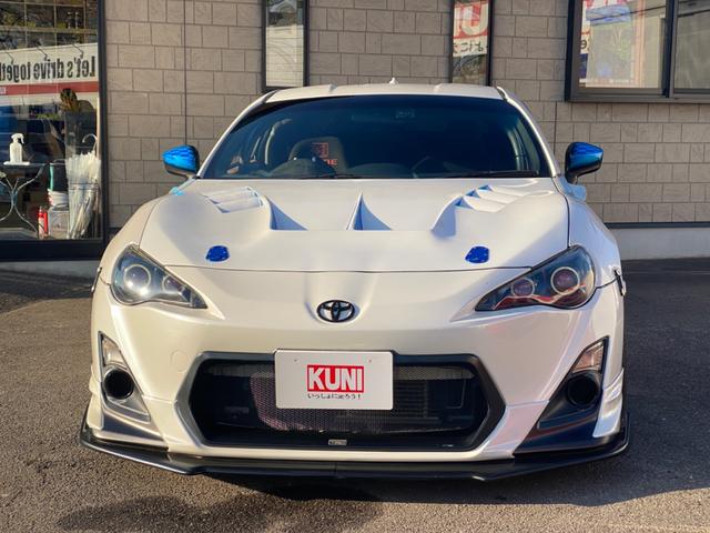 ８６ 　レーシング　ＧＲｅｄｄｙマフラー　ＴＲＤエアロパーツ　ＢＲＩＤＥフルバケ　エンケイホイール　クスコ車高調　ＭＯＭＯステアリング　ブリッツ追加メーター（4枚目）