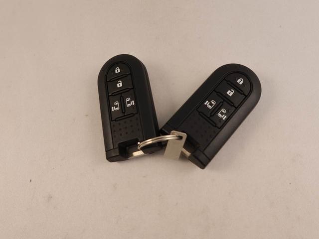 トール Ｇ　リミテッドＩＩ　ＳＡＩＩＩ　衝突回避支援ブレーキ　車線逸脱警報　バックカメラ　ナビ　ドライブレコーダー　ＥＴＣ　両側電動スライドドア　キーフリー　プッシュスタート　ＬＥＤヘッドランプ　アイドリングストップ　エアバック　ＡＢＳ（8枚目）