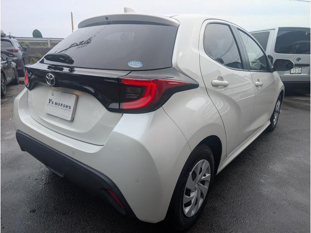 ヤリス Ｇ　ＴＳＳ／純正８型ディスプレイ／フルセグＴＶ／ＴＶキット／バックカメラ／ＥＴＣ／前後ドラレコ／オートハイビーム／ＵＳＢ入力／オートエアコン／ＬＥＤヘッドライト／スマートキー／プッシュスタート（7枚目）