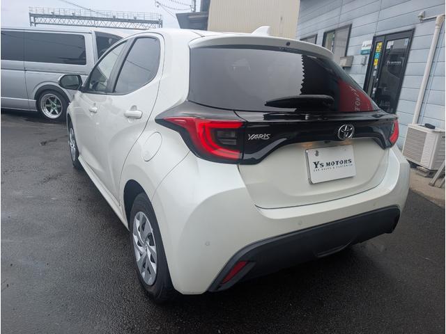 ヤリス Ｇ　ＴＳＳ／純正８型ディスプレイ／フルセグＴＶ／ＴＶキット／バックカメラ／ＥＴＣ／前後ドラレコ／オートハイビーム／ＵＳＢ入力／オートエアコン／ＬＥＤヘッドライト／スマートキー／プッシュスタート（9枚目）