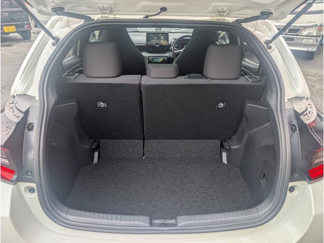 ヤリス Ｇ　ＴＳＳ／純正８型ディスプレイ／フルセグＴＶ／ＴＶキット／バックカメラ／ＥＴＣ／前後ドラレコ／オートハイビーム／ＵＳＢ入力／オートエアコン／ＬＥＤヘッドライト／スマートキー／プッシュスタート（10枚目）