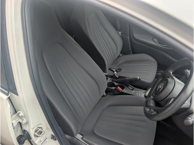 ヤリス Ｇ　ＴＳＳ／純正８型ディスプレイ／フルセグＴＶ／ＴＶキット／バックカメラ／ＥＴＣ／前後ドラレコ／オートハイビーム／ＵＳＢ入力／オートエアコン／ＬＥＤヘッドライト／スマートキー／プッシュスタート（11枚目）