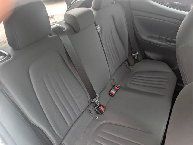 ヤリス Ｇ　ＴＳＳ／純正８型ディスプレイ／フルセグＴＶ／ＴＶキット／バックカメラ／ＥＴＣ／前後ドラレコ／オートハイビーム／ＵＳＢ入力／オートエアコン／ＬＥＤヘッドライト／スマートキー／プッシュスタート（12枚目）