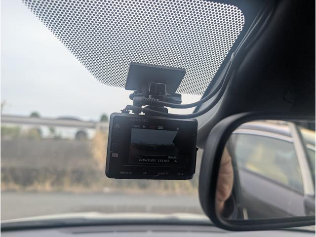 ヤリス Ｇ　ＴＳＳ／純正８型ディスプレイ／フルセグＴＶ／ＴＶキット／バックカメラ／ＥＴＣ／前後ドラレコ／オートハイビーム／ＵＳＢ入力／オートエアコン／ＬＥＤヘッドライト／スマートキー／プッシュスタート（18枚目）