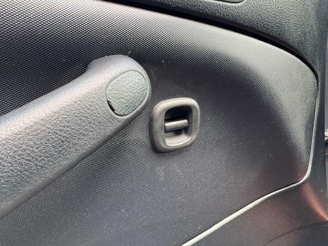 プロボックス ハイブリッドＦ　トヨタセーフティーセンス　全席パワーウィンドウ　新品タイヤオープンカントリーＲＴ　スモークテール　スモークサイドマーカー　マットブラックエンブレム　フルセグナビＴＶ　バックカメラ　ＥＴＣ　１年保証付き（37枚目）