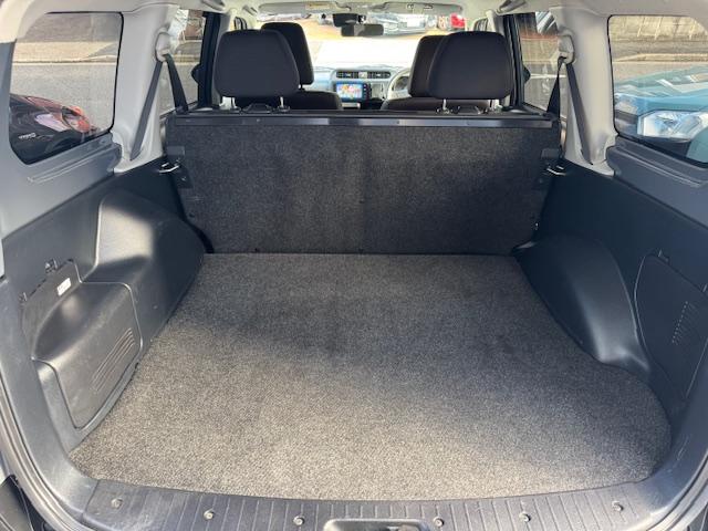 プロボックス ハイブリッドＦ　トヨタセーフティーセンス　全席パワーウィンドウ　新品タイヤオープンカントリーＲＴ　スモークテール　スモークサイドマーカー　マットブラックエンブレム　フルセグナビＴＶ　バックカメラ　ＥＴＣ　１年保証付き（46枚目）