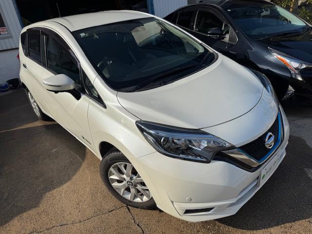 ノート e-パワー X ワンオーナー車 全周囲カメラ 純正SDナビ 衝突軽減ブレーキ バックカメラ ETC インテリジェントキー 車線逸脱警報 コーナーセンサー ドライブレコーダー LEDヘッドライト Bluetooth(8枚目)