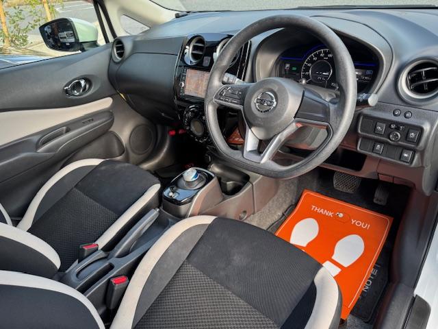 ノート e-パワー X ワンオーナー車 全周囲カメラ 純正SDナビ 衝突軽減ブレーキ バックカメラ ETC インテリジェントキー 車線逸脱警報 コーナーセンサー ドライブレコーダー LEDヘッドライト Bluetooth(20枚目)