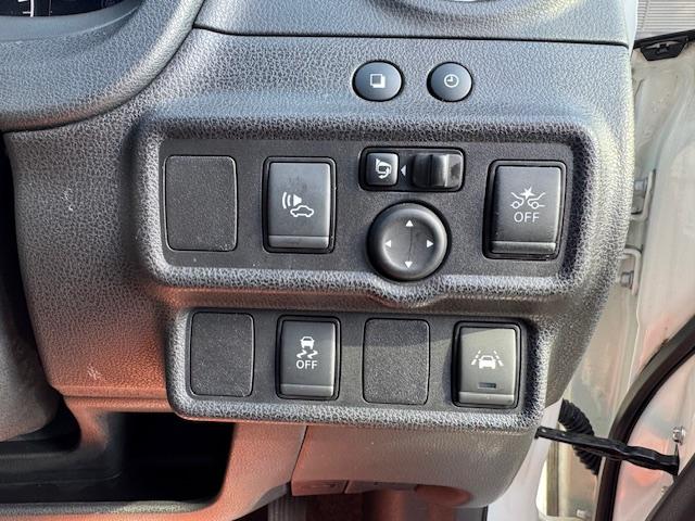 ノート e-パワー X ワンオーナー車 全周囲カメラ 純正SDナビ 衝突軽減ブレーキ バックカメラ ETC インテリジェントキー 車線逸脱警報 コーナーセンサー ドライブレコーダー LEDヘッドライト Bluetooth(24枚目)