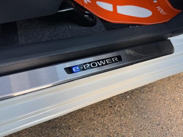 ノート e-パワー X ワンオーナー車 全周囲カメラ 純正SDナビ 衝突軽減ブレーキ バックカメラ ETC インテリジェントキー 車線逸脱警報 コーナーセンサー ドライブレコーダー LEDヘッドライト Bluetooth(33枚目)