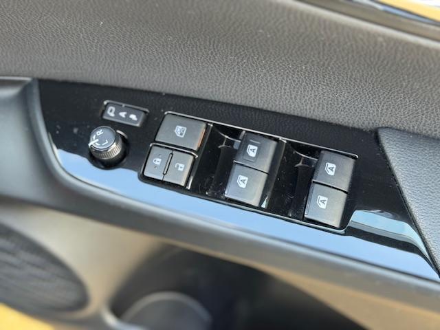 プリウス A トヨタセーフティーセンス 純正SDナビ9インチフルセグTV バックカメラ ETC ドライブレコーダー BSM クルーズコントロール Bluetooth スマートキー 1年保証付き(28枚目)