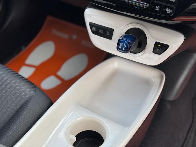 プリウス A トヨタセーフティーセンス 純正SDナビ9インチフルセグTV バックカメラ ETC ドライブレコーダー BSM クルーズコントロール Bluetooth スマートキー 1年保証付き(30枚目)