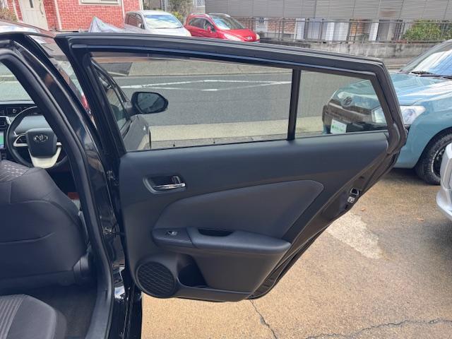 プリウス A トヨタセーフティーセンス 純正SDナビ9インチフルセグTV バックカメラ ETC ドライブレコーダー BSM クルーズコントロール Bluetooth スマートキー 1年保証付き(41枚目)