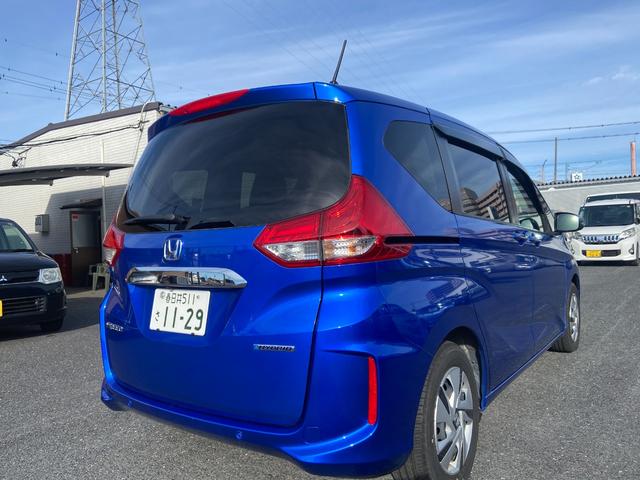 フリードハイブリッド ハイブリッド・Ｇ　サイドリフトアップシート車　社外ナビ　フルセグＴＶ　バックカメラ　ＥＴＣ　スマートキー　プッシュスタート　禁煙　ワンオーナー（7枚目）