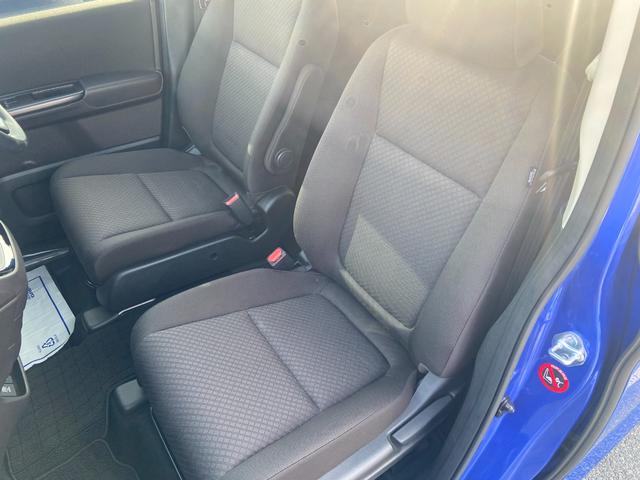 フリードハイブリッド ハイブリッド・Ｇ　サイドリフトアップシート車　社外ナビ　フルセグＴＶ　バックカメラ　ＥＴＣ　スマートキー　プッシュスタート　禁煙　ワンオーナー（14枚目）