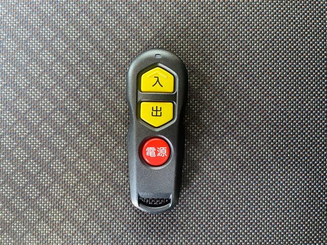 フリードハイブリッド ハイブリッド・Ｇ　サイドリフトアップシート車　社外ナビ　フルセグＴＶ　バックカメラ　ＥＴＣ　スマートキー　プッシュスタート　禁煙　ワンオーナー（33枚目）