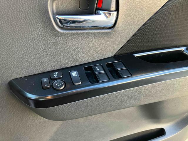 ワゴンRスティングレー リミテッド バックカメラ ナビ HID スマートキー 電動格納ミラー CVT 盗難防止システム ABS CD DVD再生 アルミホイール 衝突安全ボディ エアコン パワーステアリング パワーウィンドウ(9枚目)