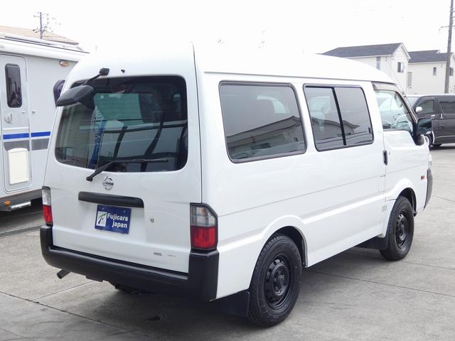 リンエイ バカンチェス 4ナンバーキャンピングカー バンコン フルフラットベッド 照明 運転席助手席エアバック 新品タイヤインストール 前後バンパー艶消し塗装(33枚目)