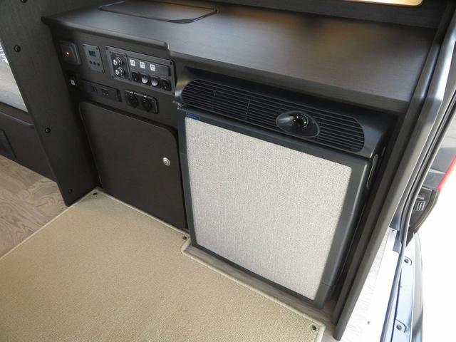 8ナンバーキャンピングカー 宮大工工法 高断熱 サブバッテリー 走行充電 外部充電 シンク 冷蔵庫 ファスプシート(15枚目)