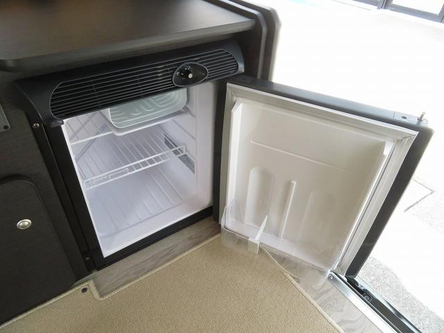 8ナンバーキャンピングカー 宮大工工法 高断熱 サブバッテリー 走行充電 外部充電 シンク 冷蔵庫 ファスプシート(16枚目)