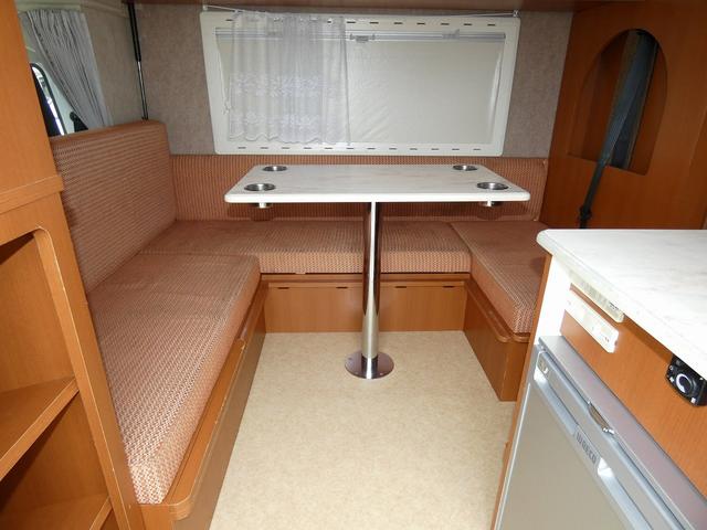キャンパーアシスト 8ナンバーキャンピングカー 発電機 家庭用エアコン FFヒーター 冷蔵庫 カセットトイレ インバーター300W シングルサブバッテリー 走行充電 外部充電(10枚目)