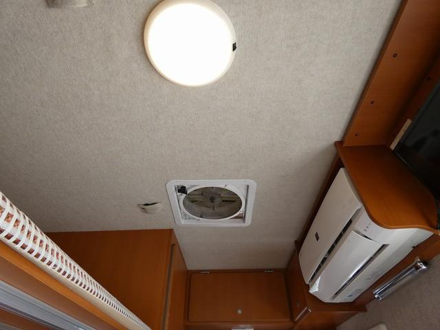 キャンパーアシスト 8ナンバーキャンピングカー 発電機 家庭用エアコン FFヒーター 冷蔵庫 カセットトイレ インバーター300W シングルサブバッテリー 走行充電 外部充電(28枚目)