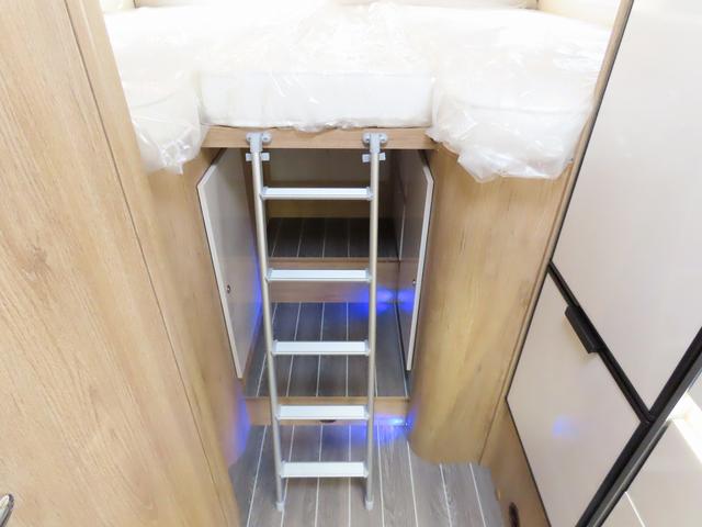 デュカト 　ローラーチーム　ゼフィーロ２８５ＴＬ　トルマコンビＦＦヒーター　ボイラー　シャワー　１００Ｌ給排水タンク　外部充電器　ＬＥＤヘッドライト　カセットトイレ　３ＷＡＹ冷蔵庫　コンロ　セーフティパックレス（23枚目）