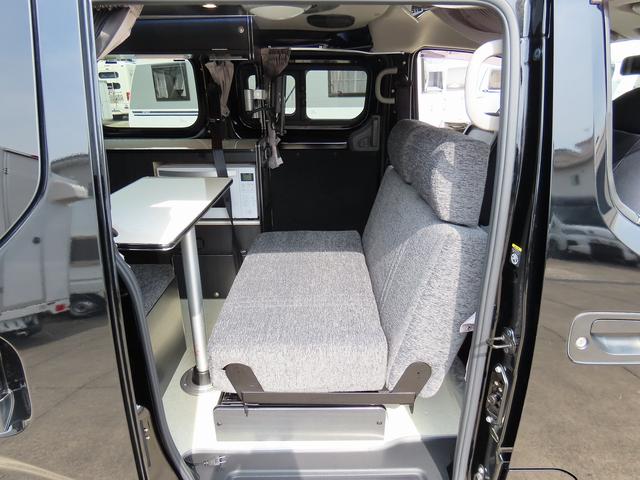 ＮＶ２００バネットバン 　キャンピングカー　リンエイ製　コンパクトバカンチェス　ＦＦヒーター　シングルサブバッテリー　２０００Ｗインバーター　電子レンジ　ＴＶ　ソーラーパネル　ＤＣ冷蔵庫　走行充電　外部充電　ドライブレコーダー（12枚目）