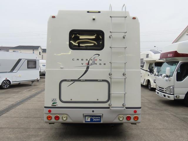 カムロード  キャンピングカー ナッツRV製 クレソンボヤージュX FFヒーター マックスファン 60LDC冷蔵庫 給排水ポリタンク シンク 走行充電 外部充電器 キーレス ACコンセント ツインサブバッテリー(9枚目)