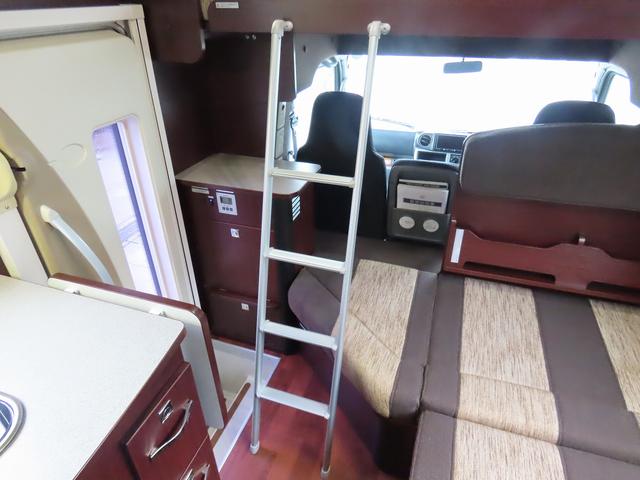 カムロード  キャンピングカー ナッツRV製 クレソンボヤージュX FFヒーター マックスファン 60LDC冷蔵庫 給排水ポリタンク シンク 走行充電 外部充電器 キーレス ACコンセント ツインサブバッテリー(19枚目)