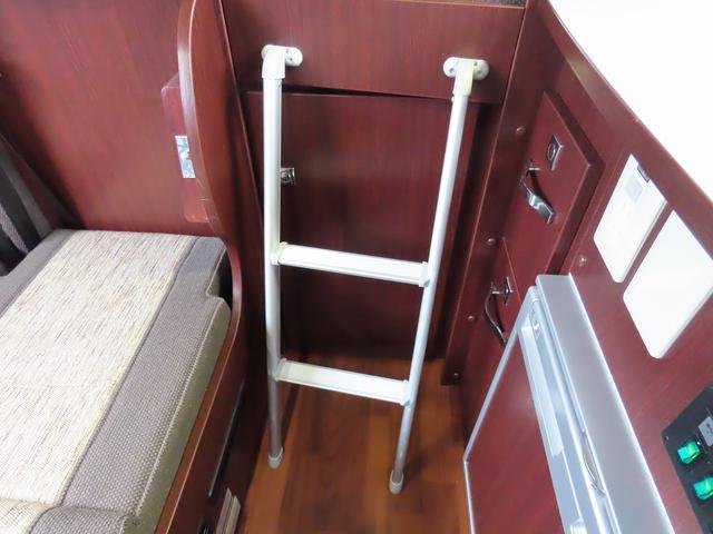 カムロード  キャンピングカー ナッツRV製 クレソンボヤージュX FFヒーター マックスファン 60LDC冷蔵庫 給排水ポリタンク シンク 走行充電 外部充電器 キーレス ACコンセント ツインサブバッテリー(22枚目)