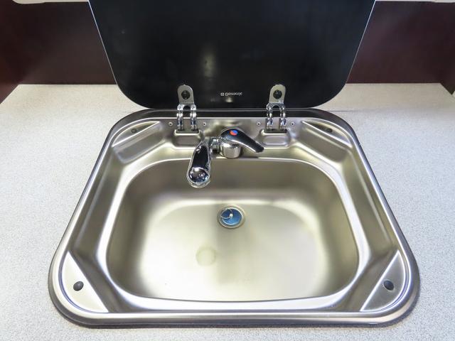 カムロード  キャンピングカー ナッツRV製 クレソンボヤージュX FFヒーター マックスファン 60LDC冷蔵庫 給排水ポリタンク シンク 走行充電 外部充電器 キーレス ACコンセント ツインサブバッテリー(25枚目)