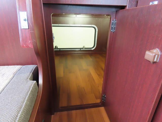 カムロード  キャンピングカー ナッツRV製 クレソンボヤージュX FFヒーター マックスファン 60LDC冷蔵庫 給排水ポリタンク シンク 走行充電 外部充電器 キーレス ACコンセント ツインサブバッテリー(37枚目)