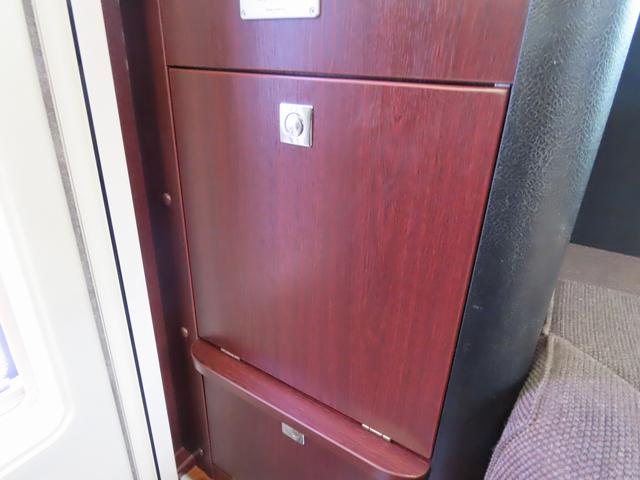 カムロード  キャンピングカー ナッツRV製 クレソンボヤージュX FFヒーター マックスファン 60LDC冷蔵庫 給排水ポリタンク シンク 走行充電 外部充電器 キーレス ACコンセント ツインサブバッテリー(41枚目)