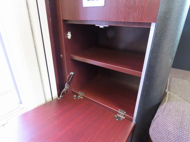 カムロード  キャンピングカー ナッツRV製 クレソンボヤージュX FFヒーター マックスファン 60LDC冷蔵庫 給排水ポリタンク シンク 走行充電 外部充電器 キーレス ACコンセント ツインサブバッテリー(42枚目)