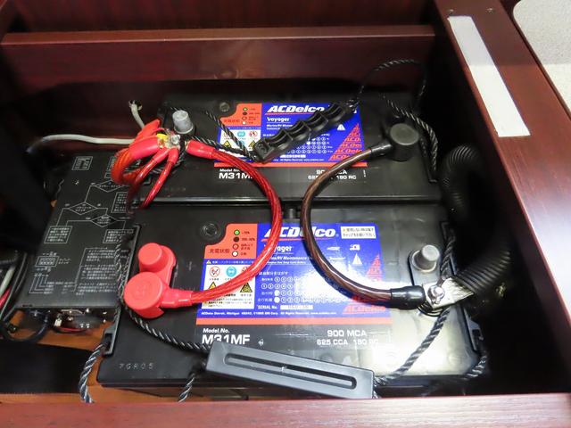 カムロード  キャンピングカー ナッツRV製 クレソンボヤージュX FFヒーター マックスファン 60LDC冷蔵庫 給排水ポリタンク シンク 走行充電 外部充電器 キーレス ACコンセント ツインサブバッテリー(48枚目)