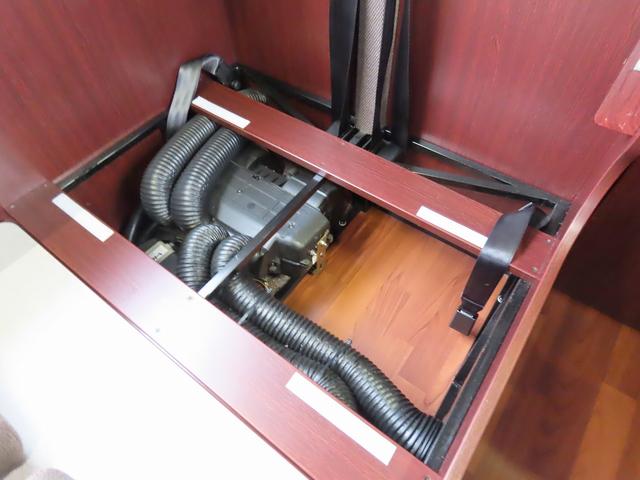 カムロード  キャンピングカー ナッツRV製 クレソンボヤージュX FFヒーター マックスファン 60LDC冷蔵庫 給排水ポリタンク シンク 走行充電 外部充電器 キーレス ACコンセント ツインサブバッテリー(49枚目)