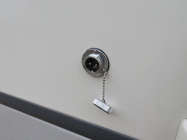 カムロード  キャンピングカー ナッツRV製 クレソンボヤージュX FFヒーター マックスファン 60LDC冷蔵庫 給排水ポリタンク シンク 走行充電 外部充電器 キーレス ACコンセント ツインサブバッテリー(64枚目)