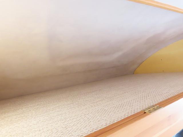 ＮＶ２００バネットバン ＡｔｏＺ　アルファ　キャンピングカー　マックスファン　マルチルーム　１５００Ｗインバーター　走行充電　シンク　シングルサブバッテリー　給排水ポリタンク　テーブル　ＤＣ冷蔵庫　ソーラーパネル　外部電源　サイドオーニング（28枚目）