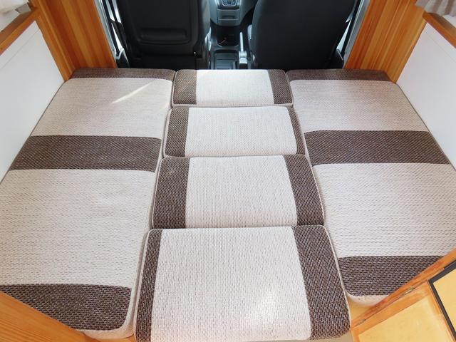 ＮＶ２００バネットバン ＡｔｏＺ　アルファ　キャンピングカー　マックスファン　マルチルーム　１５００Ｗインバーター　走行充電　シンク　シングルサブバッテリー　給排水ポリタンク　テーブル　ＤＣ冷蔵庫　ソーラーパネル　外部電源　サイドオーニング（33枚目）