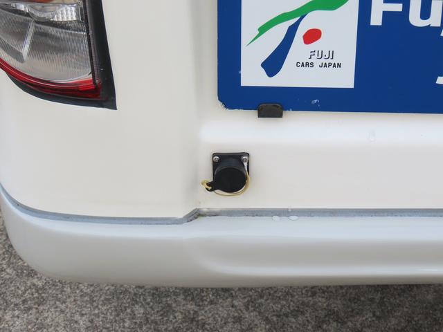 ＮＶ２００バネットバン ＡｔｏＺ　アルファ　キャンピングカー　マックスファン　マルチルーム　１５００Ｗインバーター　走行充電　シンク　シングルサブバッテリー　給排水ポリタンク　テーブル　ＤＣ冷蔵庫　ソーラーパネル　外部電源　サイドオーニング（56枚目）