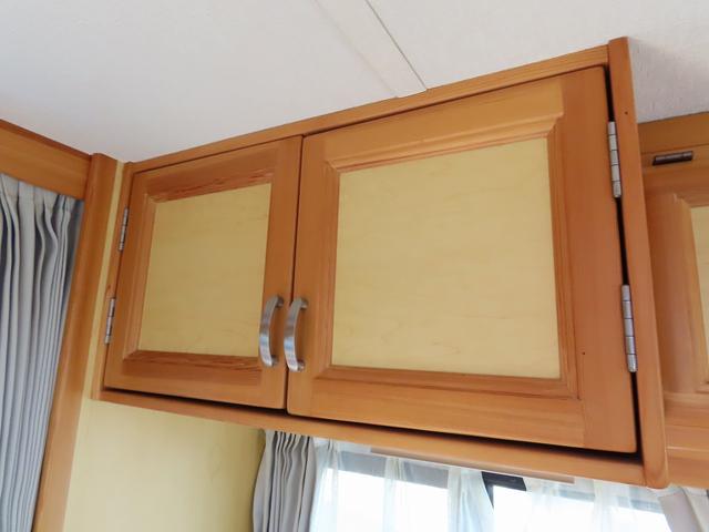 ボンゴトラック ＡｔｏＺ製　アミティ　キャンピングカー　シンク　電子レンジ　１８００Ｗインバータ　シングルサブバッテリー　走行充電　外部充電　給排水ポリタンク　ＤＣ冷蔵庫　マックスファン　アウターシャワー　ＡＣコンセント　エントランス網戸（29枚目）