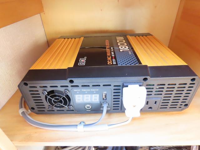 ボンゴトラック ＡｔｏＺ製　アミティ　キャンピングカー　シンク　電子レンジ　１８００Ｗインバータ　シングルサブバッテリー　走行充電　外部充電　給排水ポリタンク　ＤＣ冷蔵庫　マックスファン　アウターシャワー　ＡＣコンセント　エントランス網戸（35枚目）