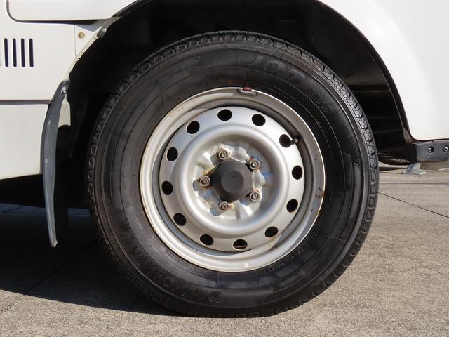 ボンゴトラック ＡｔｏＺ製　アミティ　キャンピングカー　シンク　電子レンジ　１８００Ｗインバータ　シングルサブバッテリー　走行充電　外部充電　給排水ポリタンク　ＤＣ冷蔵庫　マックスファン　アウターシャワー　ＡＣコンセント　エントランス網戸（44枚目）