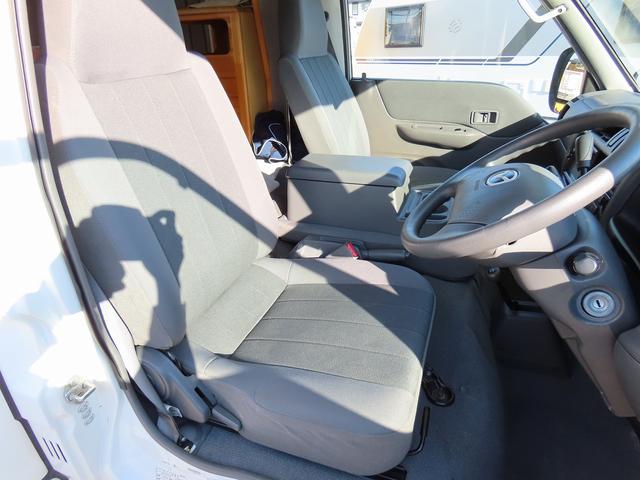 ボンゴトラック ＡｔｏＺ製　アミティ　キャンピングカー　シンク　電子レンジ　１８００Ｗインバータ　シングルサブバッテリー　走行充電　外部充電　給排水ポリタンク　ＤＣ冷蔵庫　マックスファン　アウターシャワー　ＡＣコンセント　エントランス網戸（52枚目）