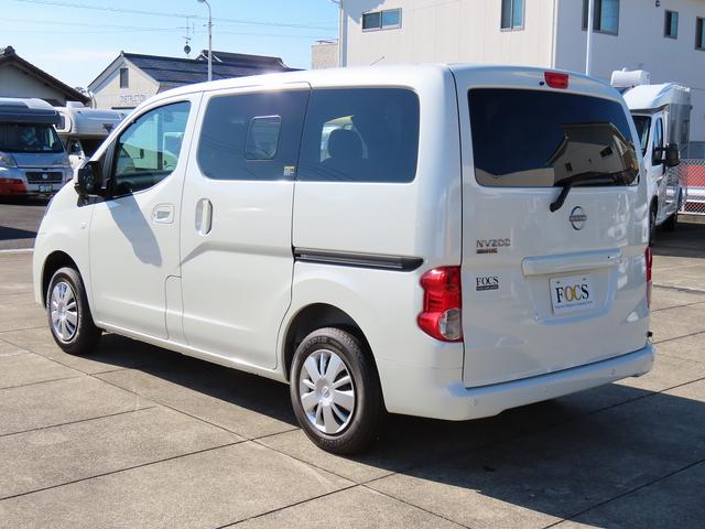 NV200バネットワゴン 新車 FOCS ルソ キャンピングカー 5ナンバー リチウム200Ah 急速走行充電器 急速外部充電器 12Vクーラー フリップダウンモニター レザーシート加工 スマートキー 外部電源 ACコンセント テーブル USB(6枚目)